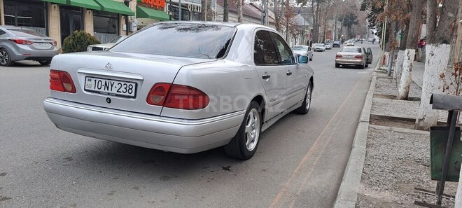 Mercedes E 200 1996, 123,800 km - 2.0 l - Qazax