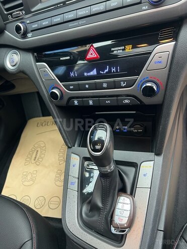 Hyundai Elantra 2017, 130,000 km - 2.0 l - Bakı