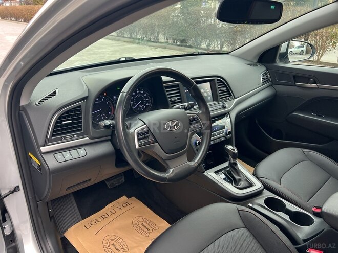 Hyundai Elantra 2017, 130,000 km - 2.0 l - Bakı