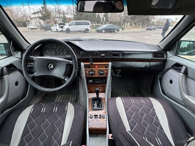 Mercedes E 200 1991, 223,000 km - 2.0 l - Sumqayıt