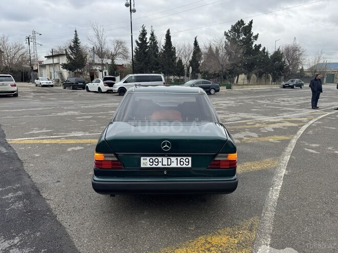 Mercedes E 200 1991, 223,000 km - 2.0 l - Sumqayıt