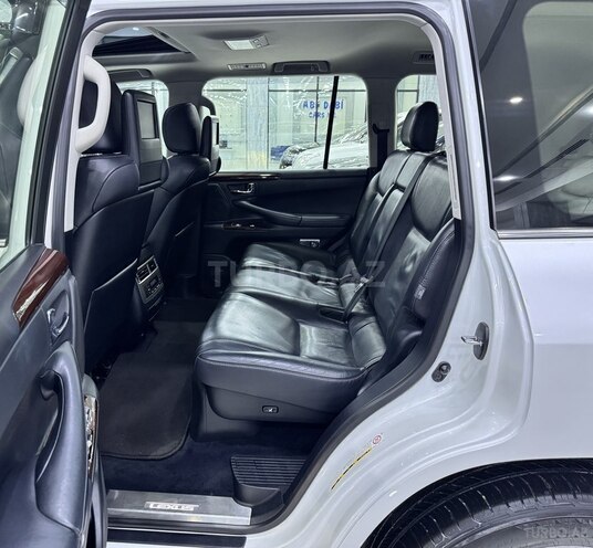 Lexus LX 570-14