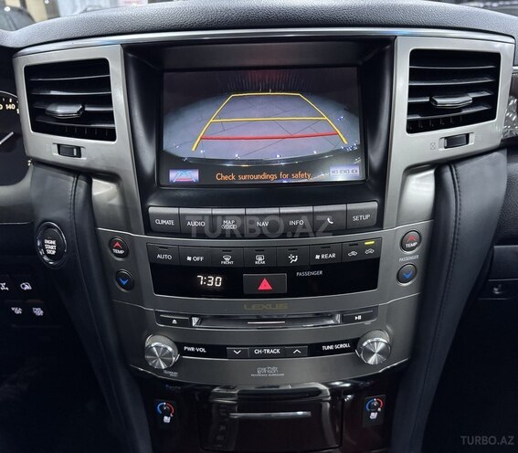 Lexus LX 570-17