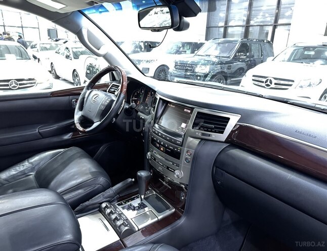 Lexus LX 570-10