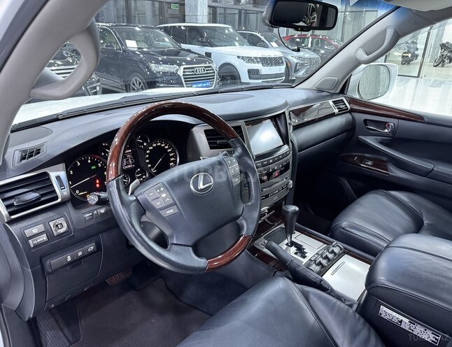 Lexus LX 570-9