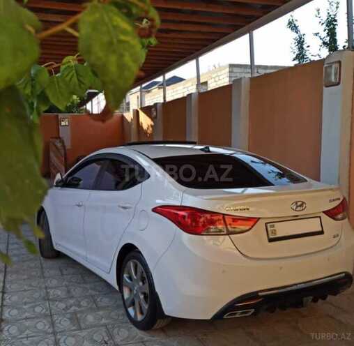 Hyundai Elantra 2015, 124,000 km - 1.8 l - Neftçala