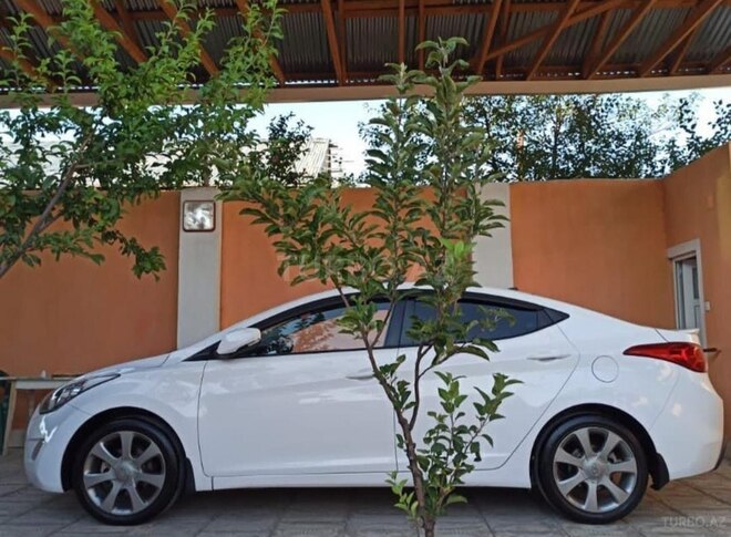 Hyundai Elantra 2015, 124,000 km - 1.8 l - Neftçala