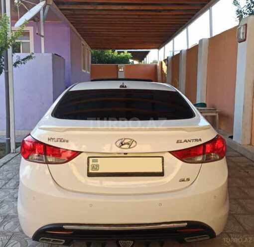 Hyundai Elantra 2015, 124,000 km - 1.8 l - Neftçala