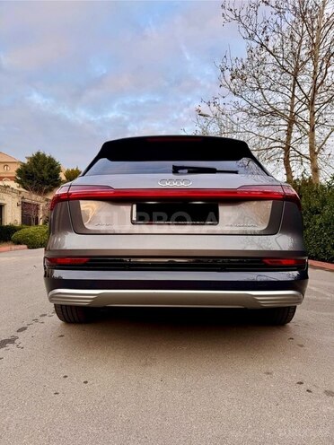 Audi e-tron-2