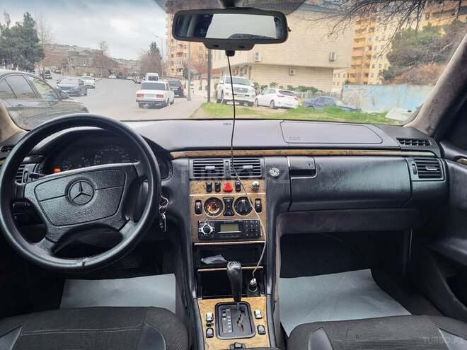 Mercedes E 200 1996, 323,500 km - 2.0 л - Bakı