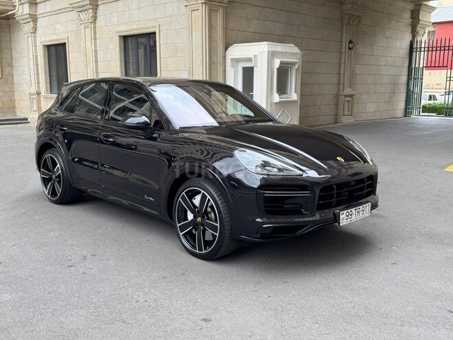 Porsche Cayenne Turbo-2