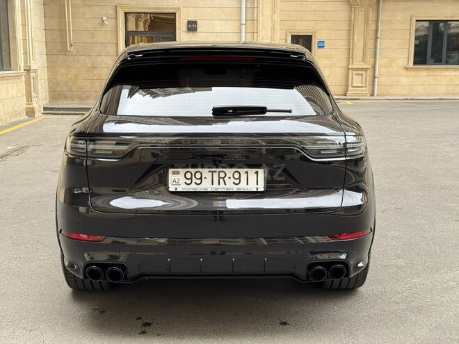 Porsche Cayenne Turbo-4