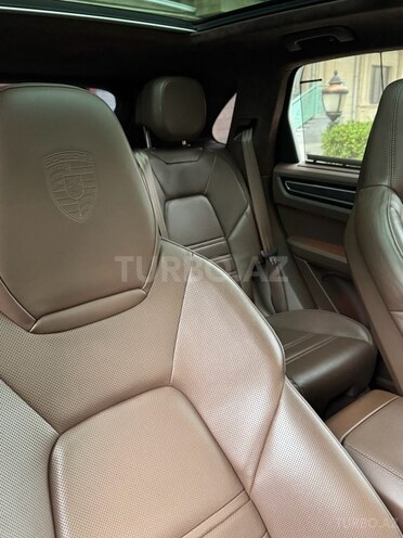 Porsche Cayenne Turbo-14