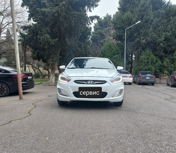 Hyundai Accent 2013, 320,000 km - 1.6 l - Bakı