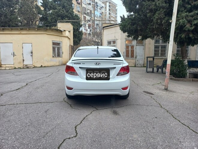 Hyundai Accent 2013, 320,000 km - 1.6 l - Bakı