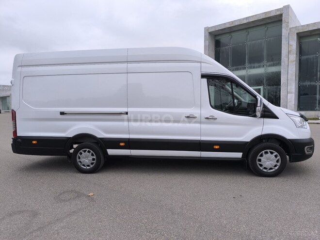 Ford Transit-7