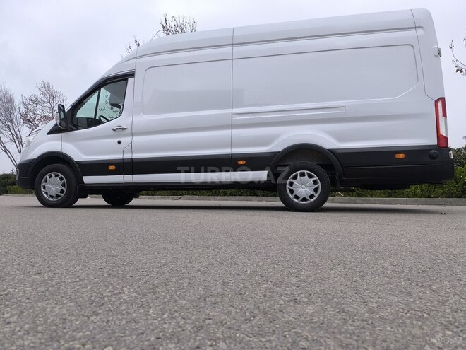 Ford Transit-11