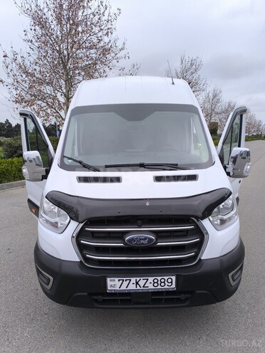 Ford Transit-13
