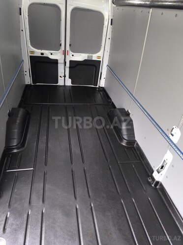 Ford Transit-14