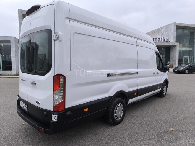 Ford Transit-19