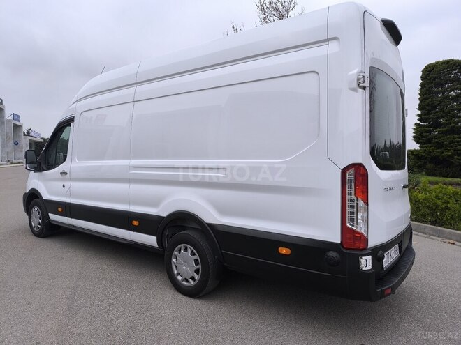 Ford Transit-18
