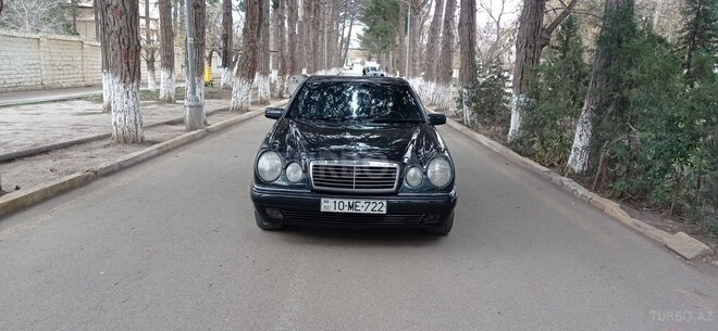 Mercedes E 230 1996, 321,456 km - 2.3 l - Sumqayıt