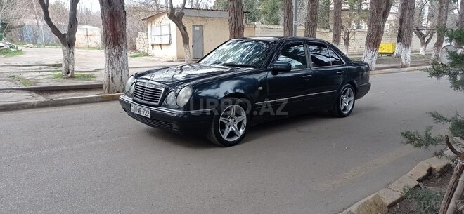 Mercedes E 230 1996, 321,456 km - 2.3 l - Sumqayıt