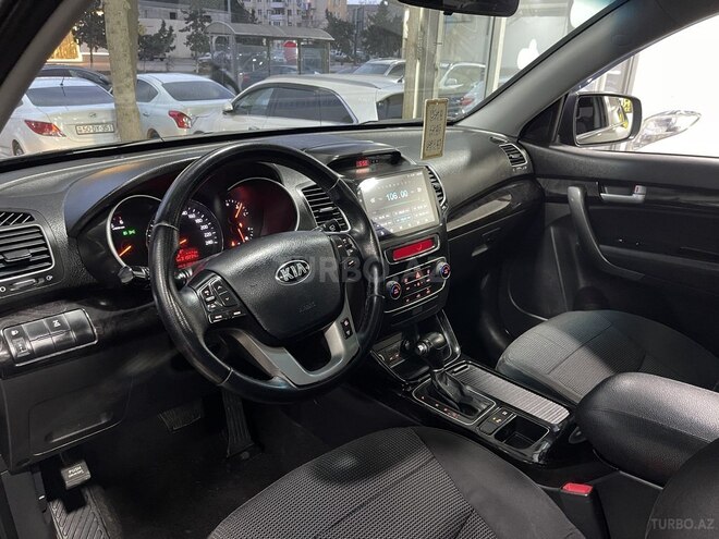 Kia Sorento-12