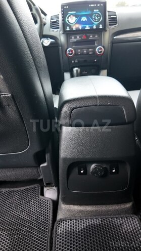 Kia Sorento-11