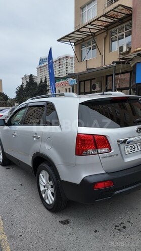 Kia Sorento-13