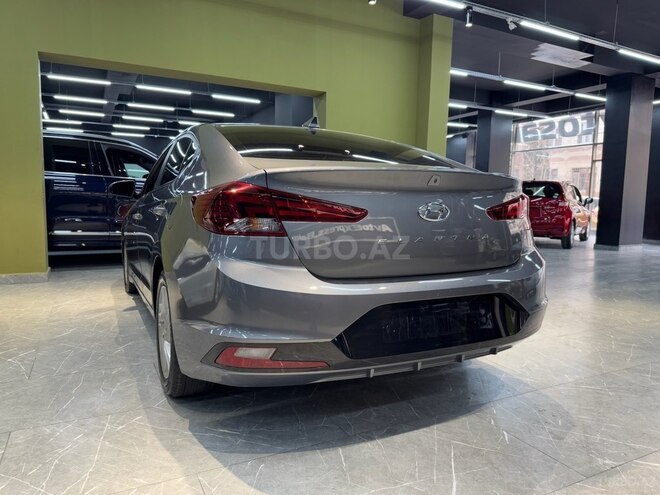 Hyundai Elantra-9