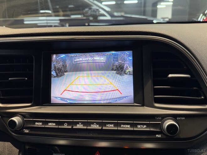 Hyundai Elantra-8