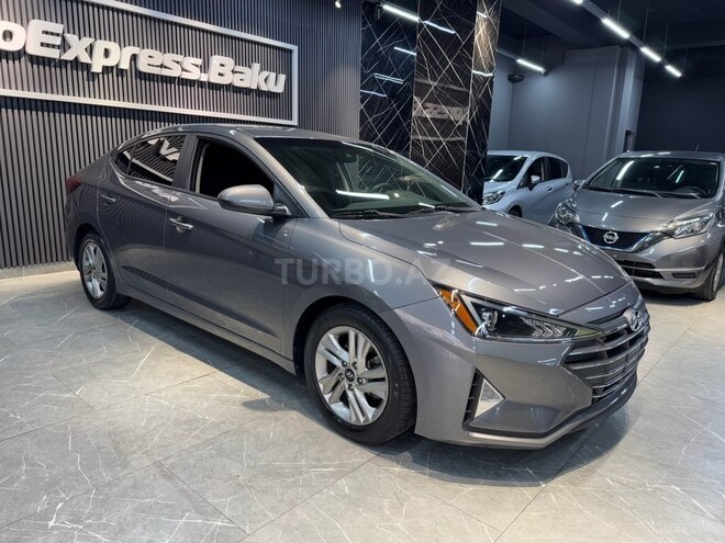 Hyundai Elantra-4