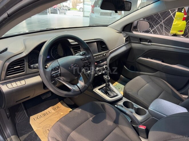 Hyundai Elantra-20