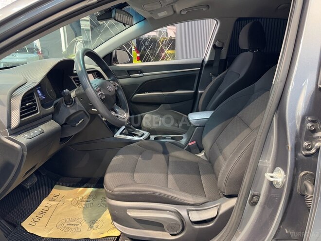 Hyundai Elantra-18
