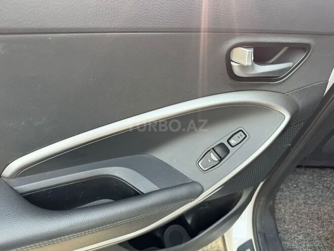 Hyundai Santa Fe-16