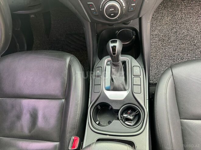 Hyundai Santa Fe-21