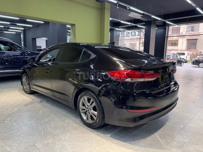 Hyundai Elantra-2