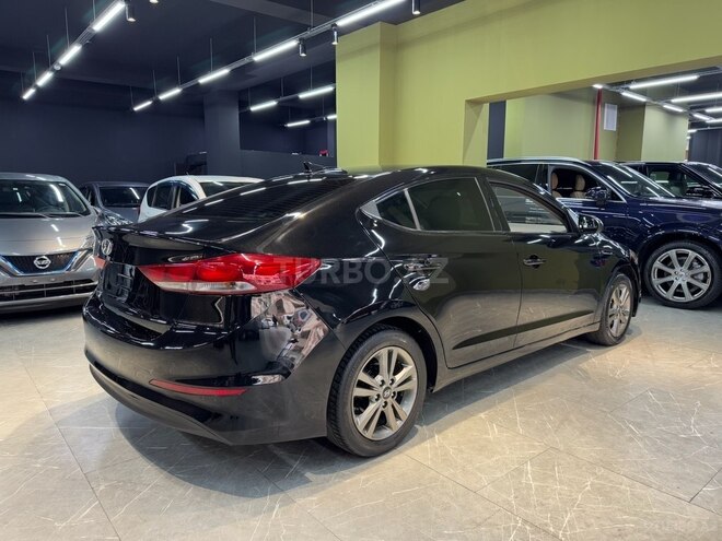 Hyundai Elantra-9
