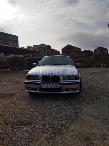 BMW 318 1991, 379,000 km - 1.8 l - Bakı