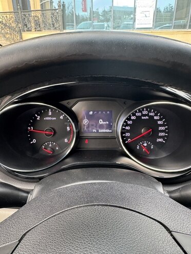 Kia Carnival-13