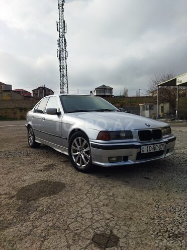 BMW 318 1991, 379,000 km - 1.8 l - Bakı