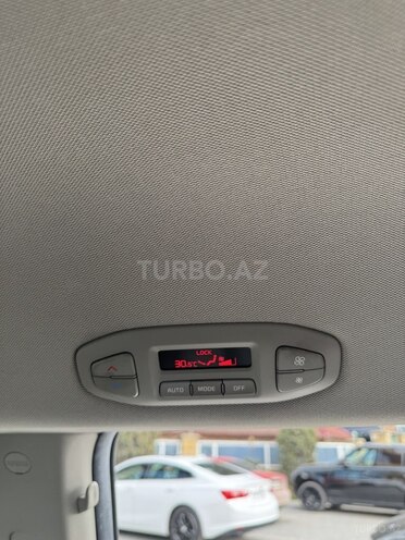 Kia Carnival-10