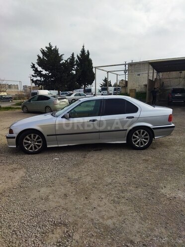 BMW 318 1991, 379,000 km - 1.8 l - Bakı