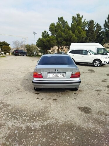 BMW 318 1991, 379,000 km - 1.8 l - Bakı