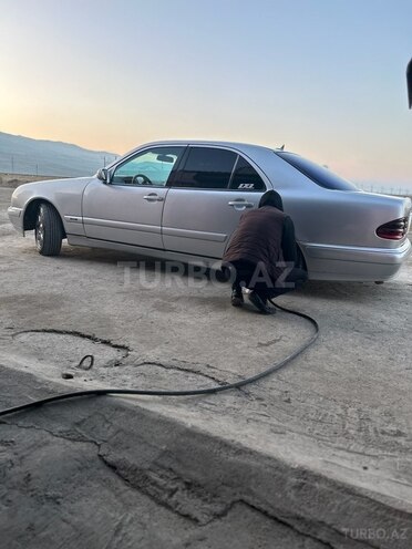 Mercedes E 220 d 1999, 335,826 km - 2.2 l - Siyəzən