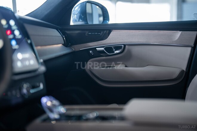 Volvo XC90-20
