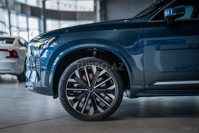 Volvo XC90-8
