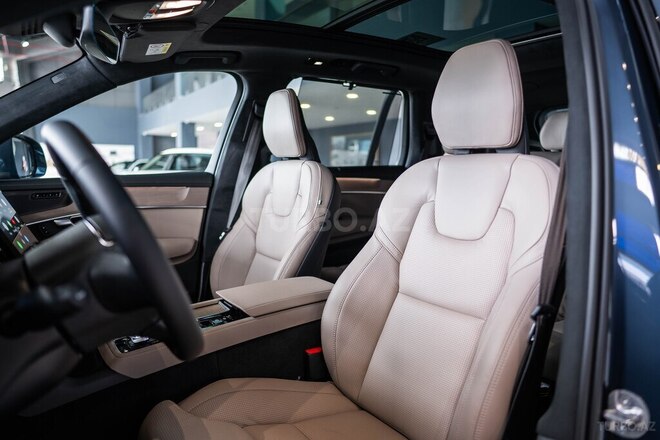 Volvo XC90-22