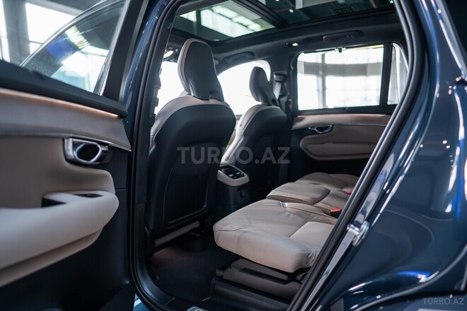Volvo XC90-23